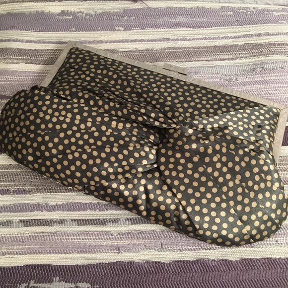 Purse - Picture 1 of 3